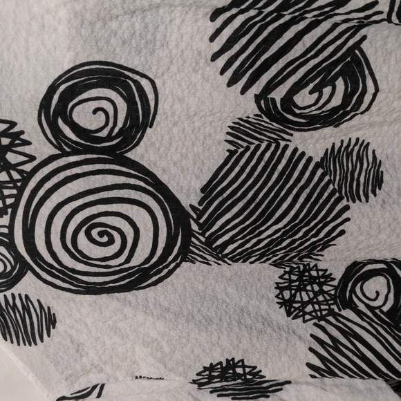 Terra white & black over sized shirt size large - Picture 4 of 8